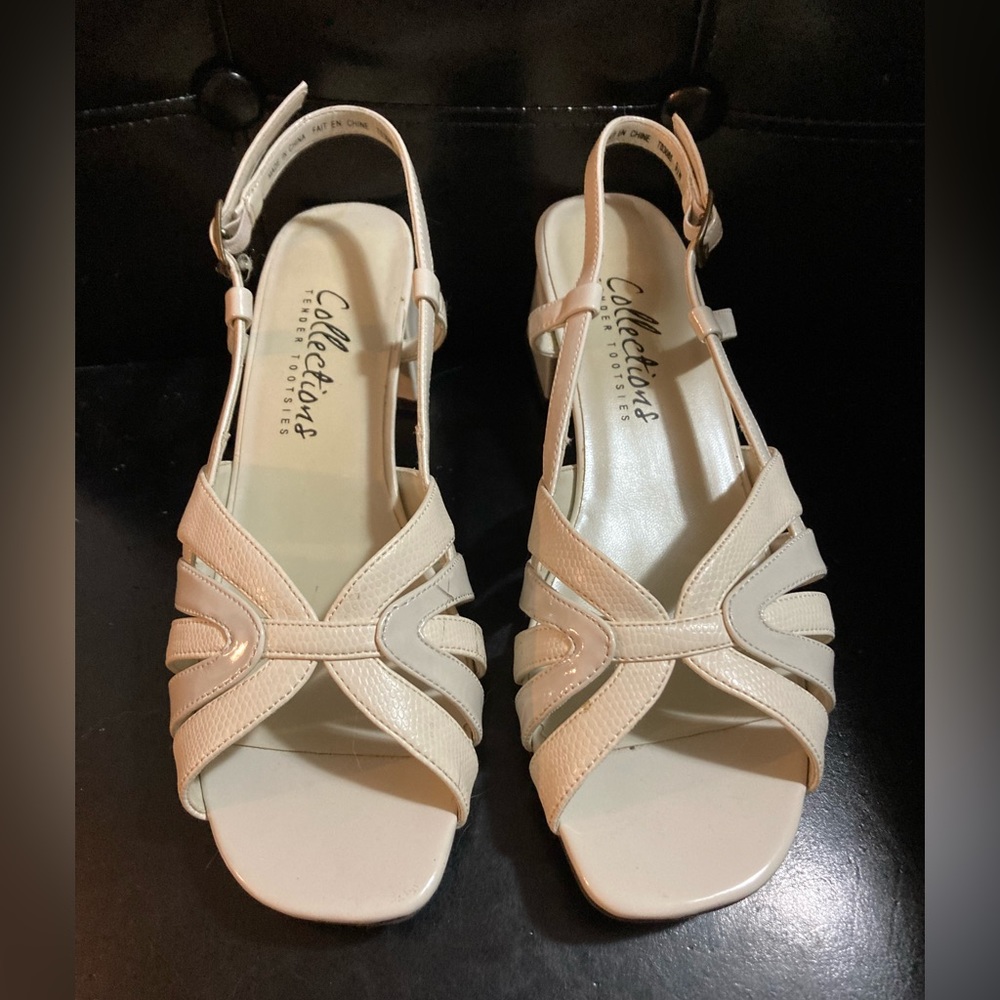 Sears sandals Sz. 9.5. Bone/Cream